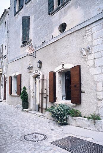 Façade d'entrée sur rue.