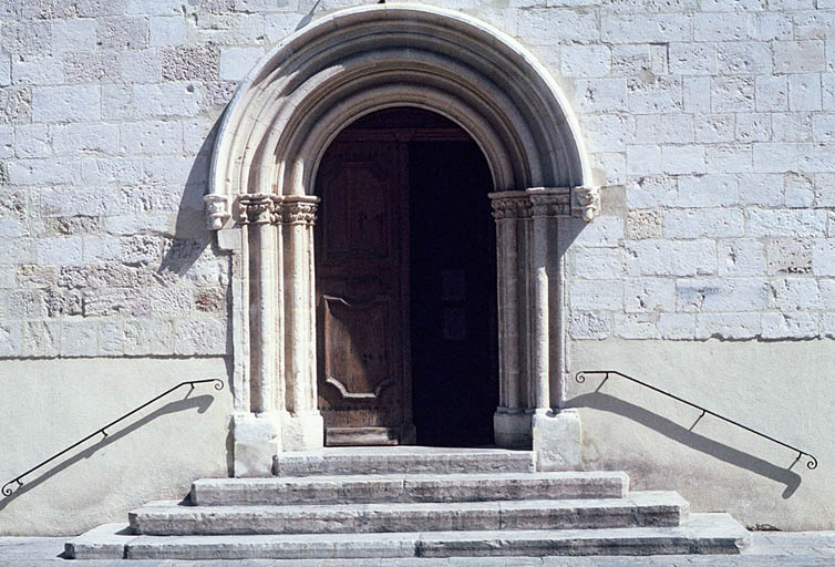 Portail d'entrée.