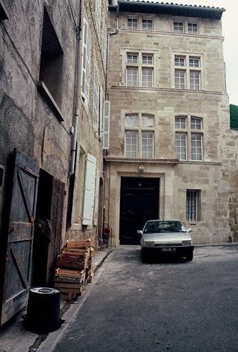 Façade d'entrée sur rue.