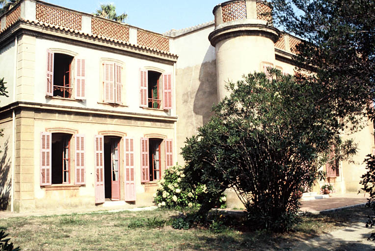 Façade sud de l'aile ouest, bibliothèque.