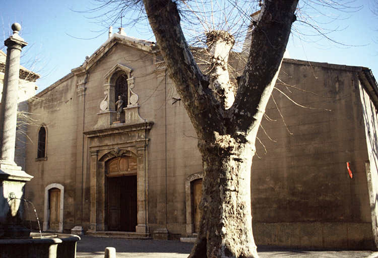 Façade principale à l'ouest.