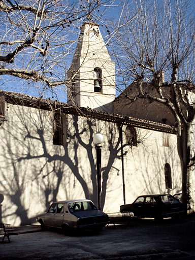 Elévation latérale côté place.