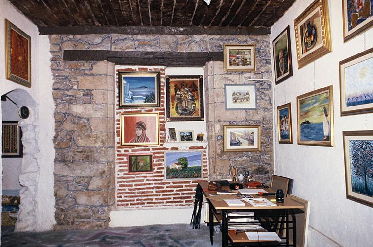 Ancien vestibule et porte de l'ancien théâtre.