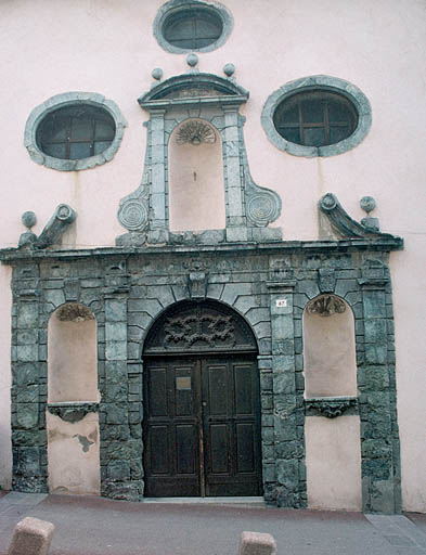 Façade de la chapelle.