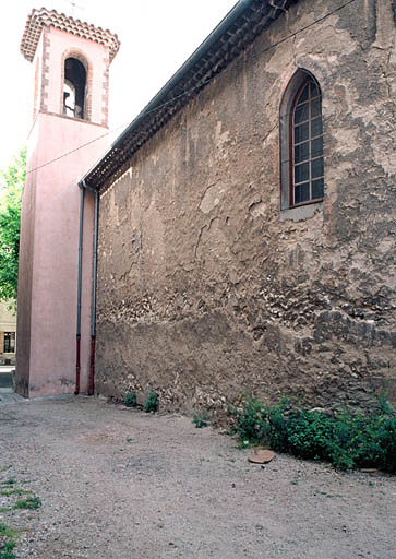 Façade latérale et clocher.