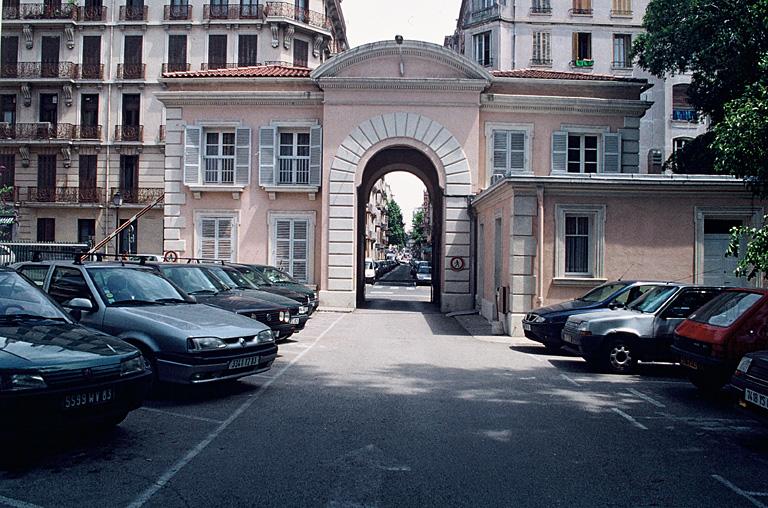 Pavillon d'entrée.