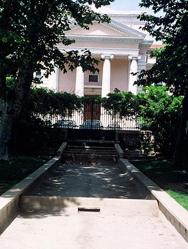 Chapelle vue depuis le jardin Alexandre premier.