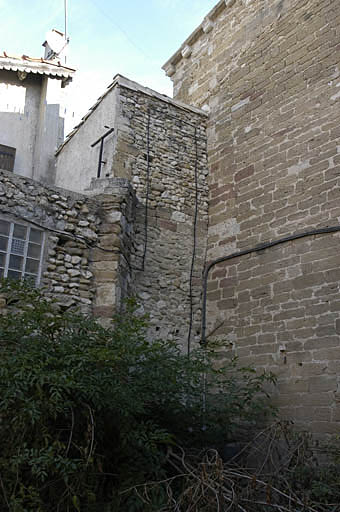 Façade ouest, partie nord, mur de la chapelle nord.