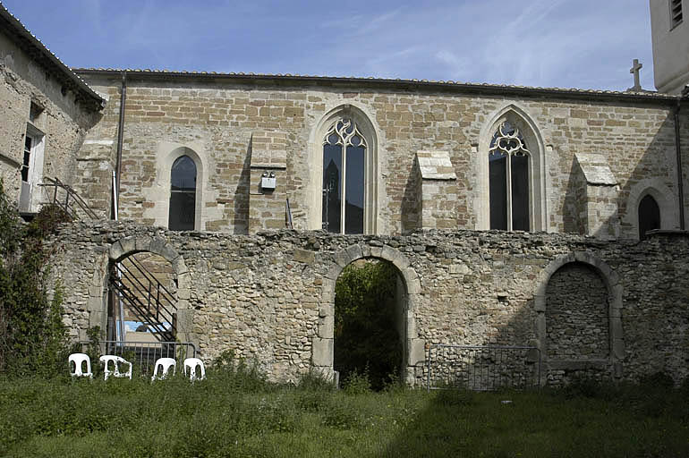 Aile nord du cloître détruite.