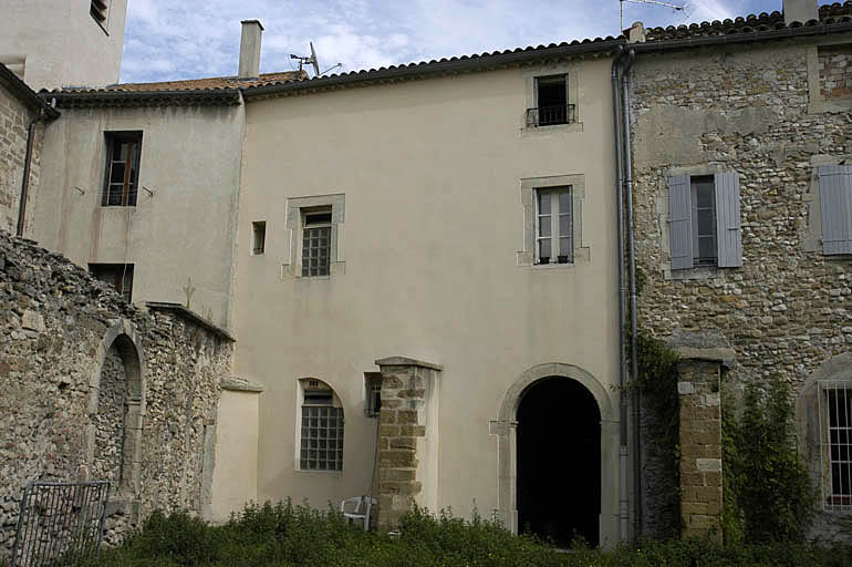 Cloître, aile est.