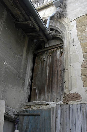 Façade ouest sur la petite cour séparant la chapelle de la rue, baie ouest.