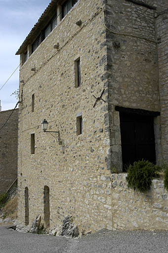 Vue de la façade sud de la maison mitoyenne.