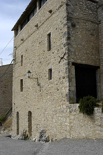 Vue de la façade sud de la maison mitoyenne.