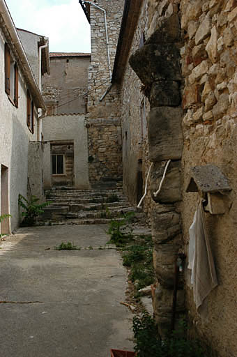 Vue de la première cour intérieure, la basse cour.