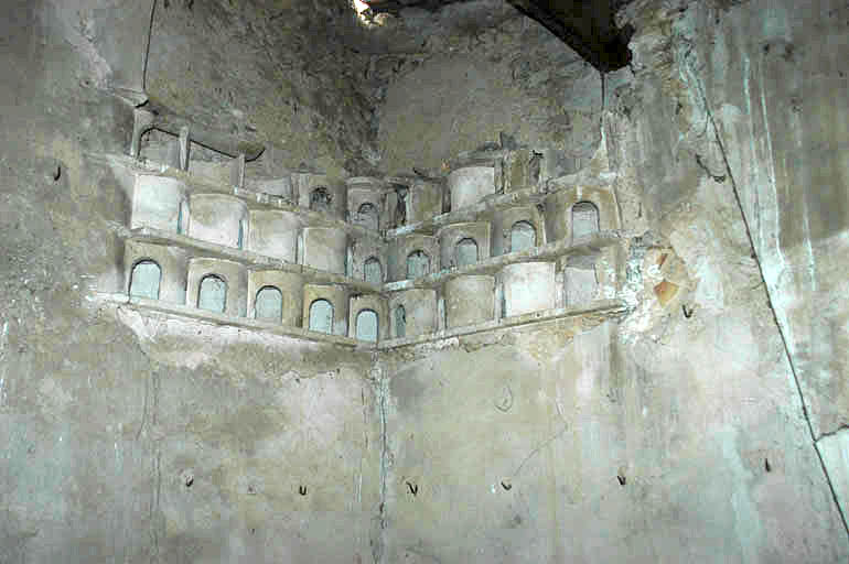 Vue intérieure du corps de logis central, au 2ème étage, trace d'un pigeonnier.