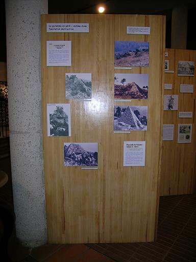 Exposition en cours (novembre 2005) au musée archéologique de Cimiez, détail d'un panneau.