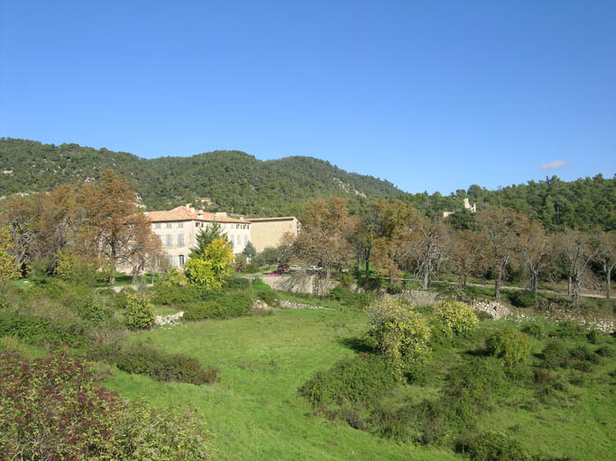 Vue sud-ouest depuis le village.