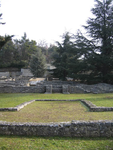 Maison à la tonnelle.