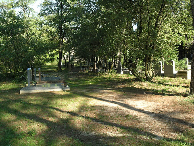 Partie récente du cimetière.