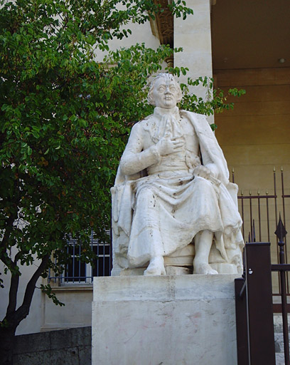 Vue de la statue de Jean-Etienne Portalis après restauration.