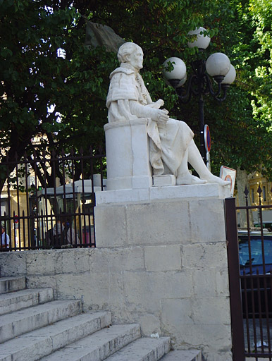 Vue de la statue de Siméon après restauration.