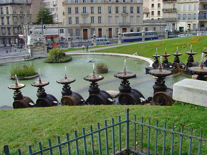 Vue de la fontaine depuis le palais.