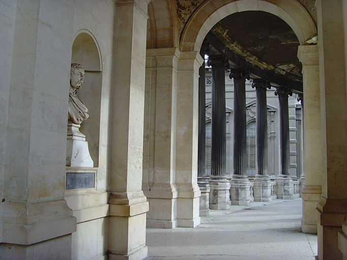 Vue du palais et de la galerie haute.