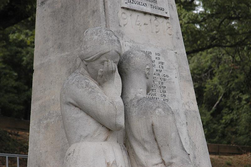 Vue du groupe sculpté, détail des têtes.