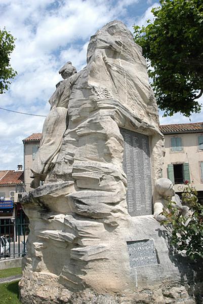 Vue du monument, face latérale.