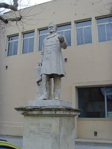 École nationale supérieure des arts et métiers, monument à Adolphe Thiers