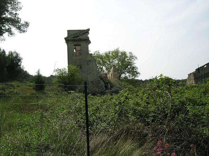 Vue du château, façade latérale.