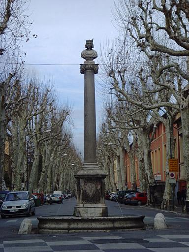 Monument à Saint-Louis, fontaine Saint-Louis