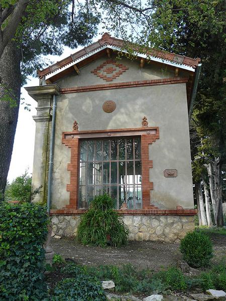 Partie Ouest du parc, façade latérale Est de la serre.