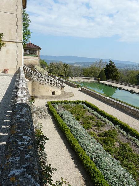 Première et seconde terrasses du parc, vue depuis la cour d'honneur vers le nord.