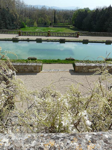 Le parc depuis le palier supérieur de l'escalier en fer à cheval.