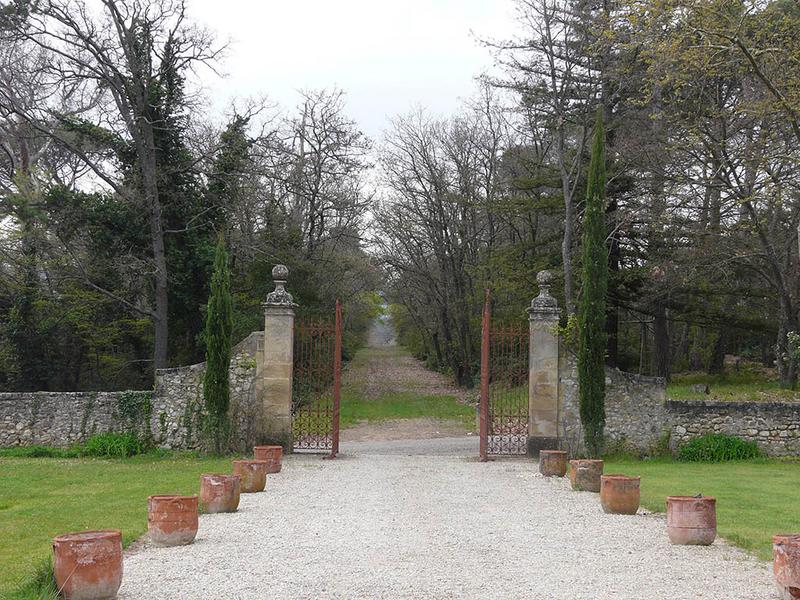 Allée cavalière, vue depuis la cour d'honneur vers le sud.