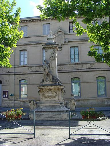Monument à Camille Monier
