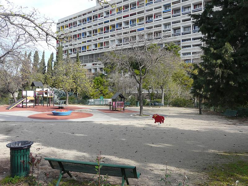 Partie Ouest du jardin, espace des jeux d'enfants.