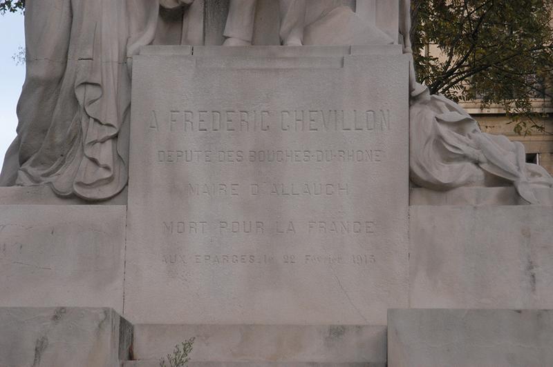 Monument à Frédéric Chevillon