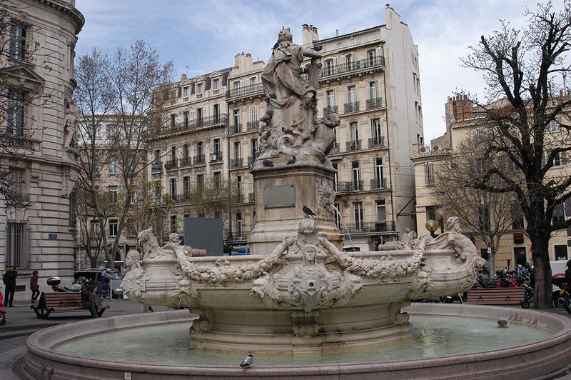 La face postérieure de la fontaine.