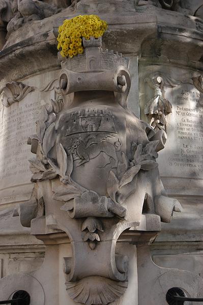 Une des quatre grandes armoiries de Ville du département, ici Tarascon.