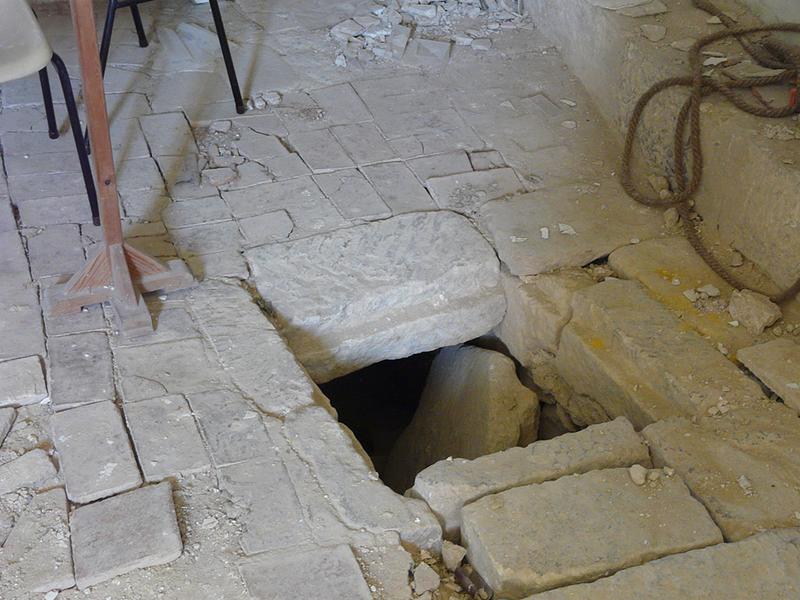 Chapelle nord, excavation (ancienne sépulture ?).