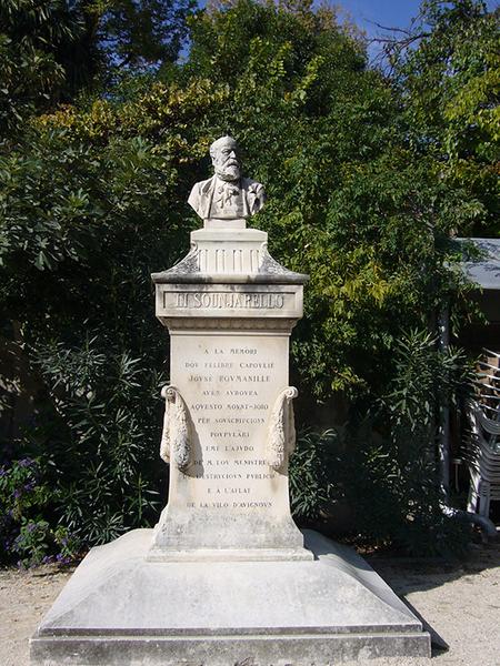 Monument commémoratif à Joseph Roumanille
