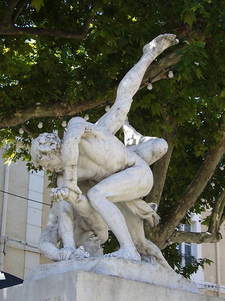 Monument commémoratif à Félix Charpentier : les lutteurs, fontaine