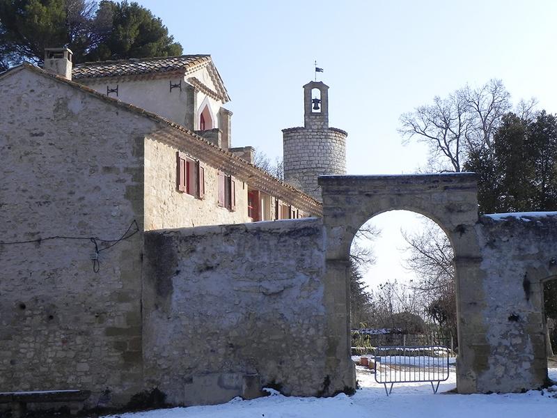 Mur de clôture entre la cour de ferme et la cour du château au nord.