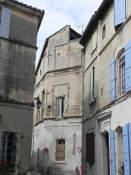 Vue d'ensemble depuis la place de Genive.