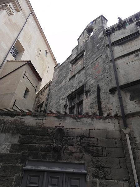 Façade en retour vers la chapelle des Jésuites.