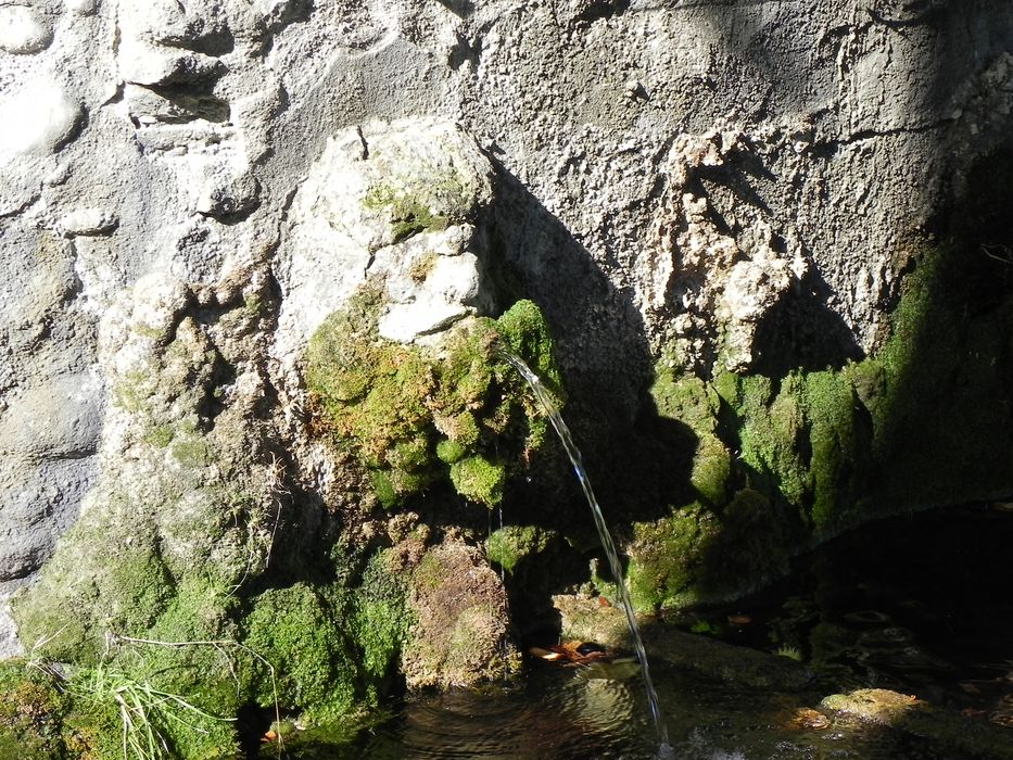 lavoir ou fontaine d’Hercule, détail de l’exutoire