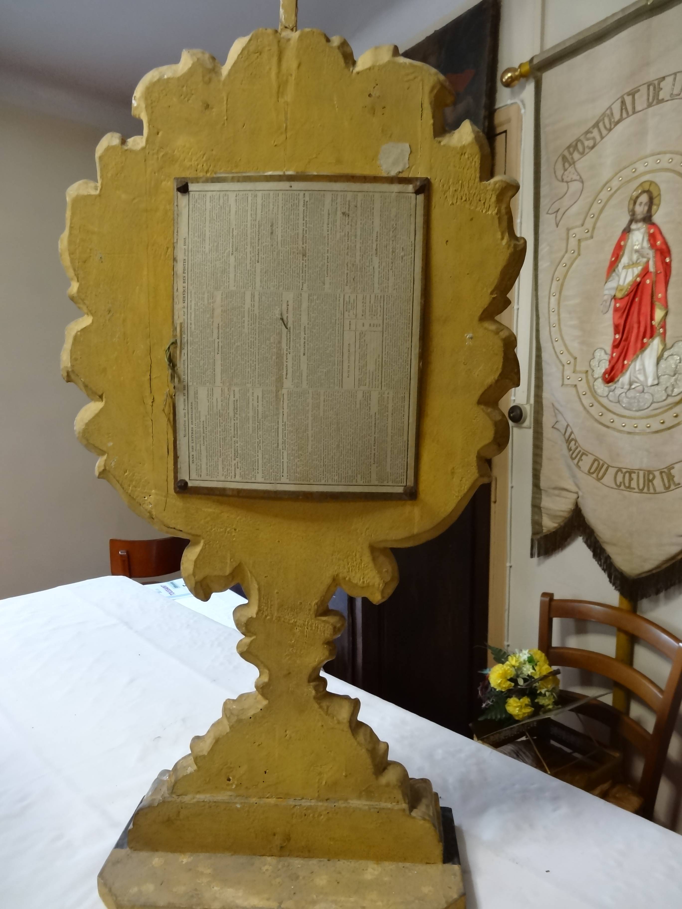 reliquaire à vue ovale, vue générale, revers - © Ministère de la Culture (France), Direction Régionale des Affaires Culturelles de Provence-Alpes-Côte d'Azur, tous droits réservés