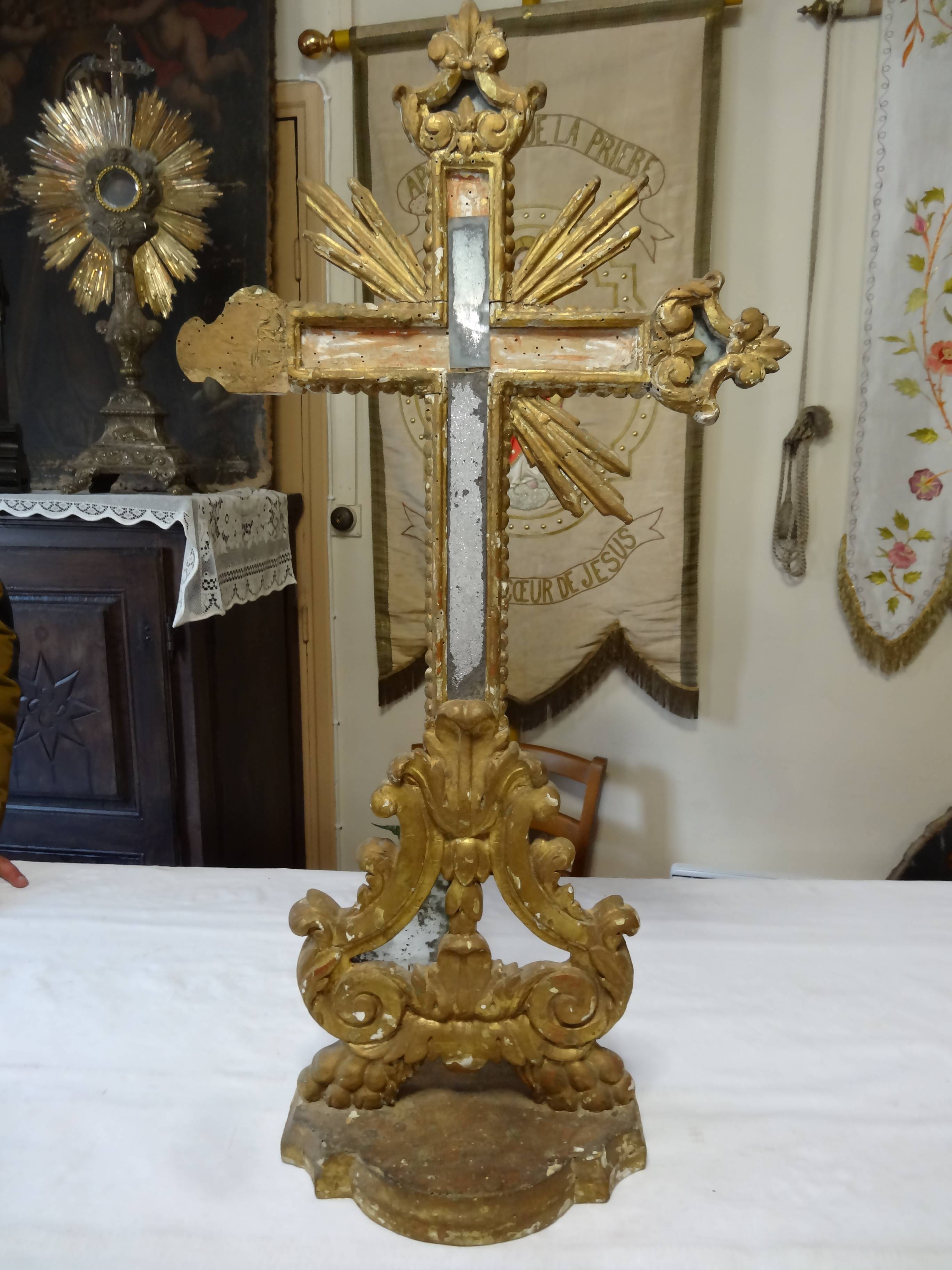 croix d'autel, vue générale de face - © Ministère de la Culture (France), Direction Régionale des Affaires Culturelles de Provence-Alpes-Côte d'Azur, tous droits réservés